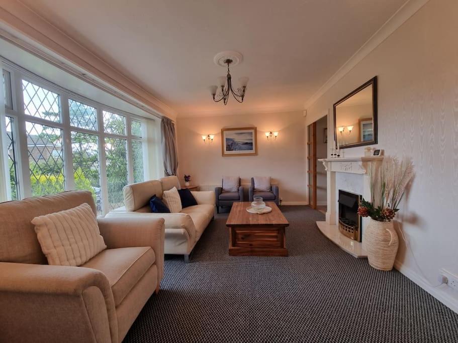 Charming Coastal Bungalow Кейтън Екстериор снимка
